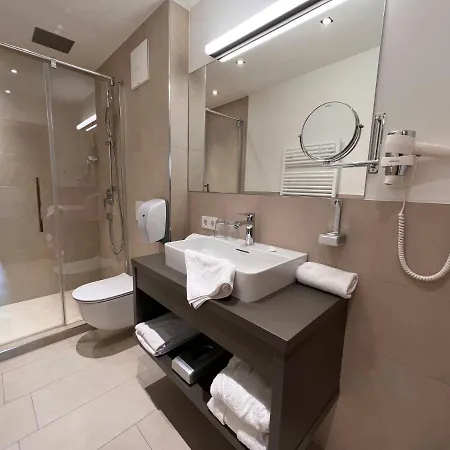 Apartment Lakeside Luxury By Interhome Zell am See